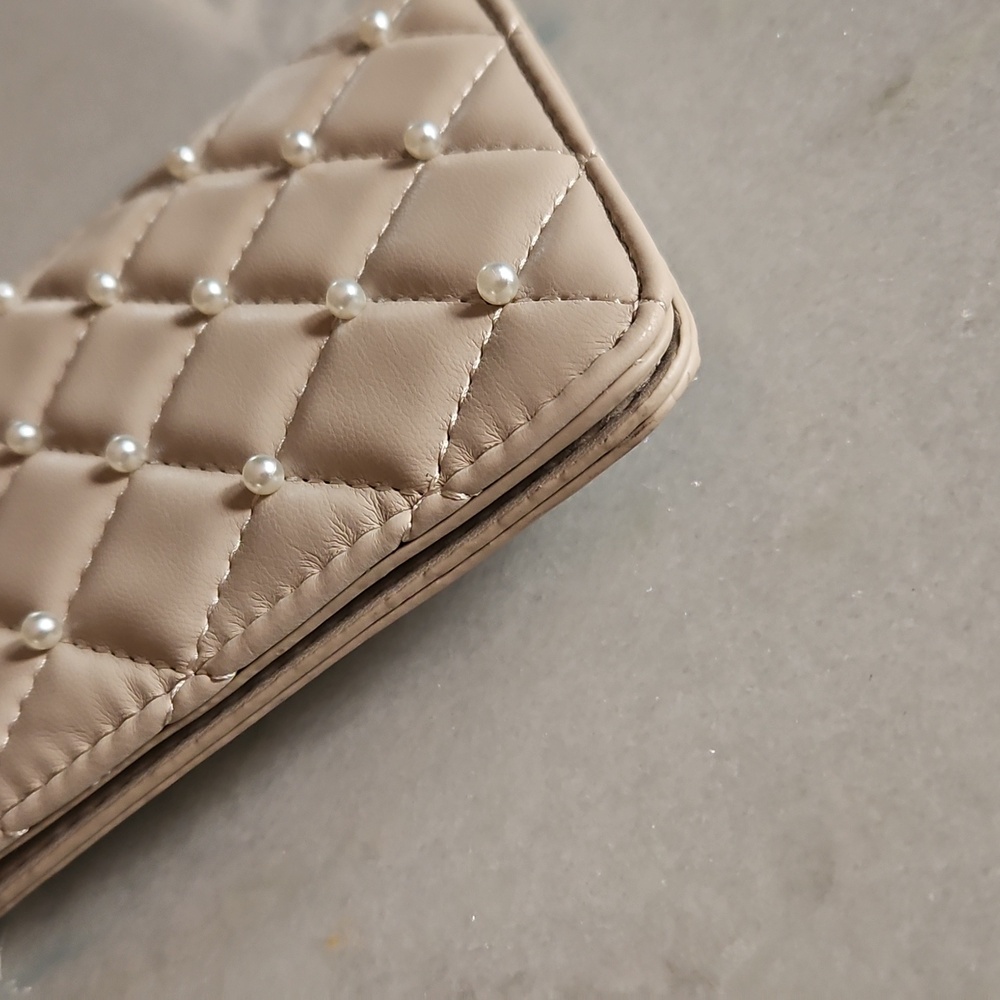 BADGLEY MISCHKA Quilted Crossbody Bag - Picture 11 of 12